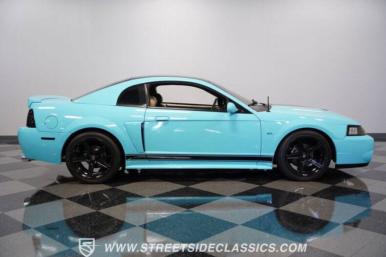 2004 Ford Mustang GT Deluxe