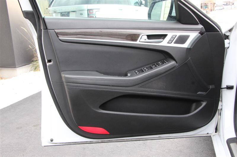 2015 Hyundai Genesis