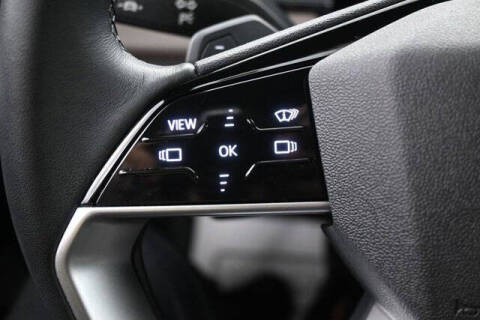 2025 Audi Q6 e-tron quattro Premium Plus