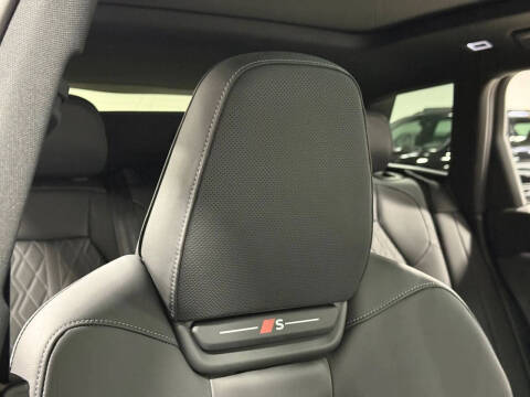 2025 Audi SQ6 e-tron quattro Prestige