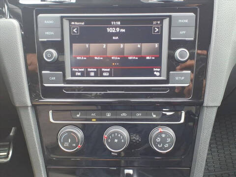 2019 Volkswagen Golf GTI S