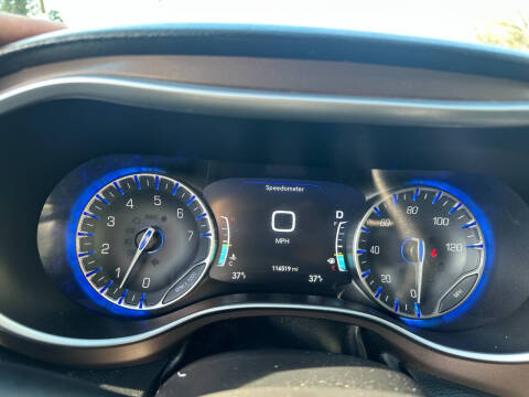 2017 Chrysler Pacifica Touring-L Plus