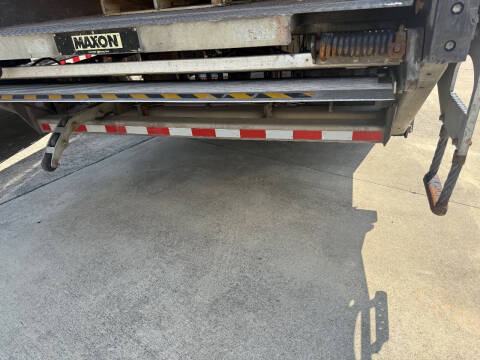 2018 Freightliner M2 106