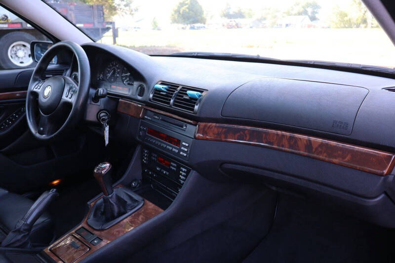 2002 BMW 5 Series 540i