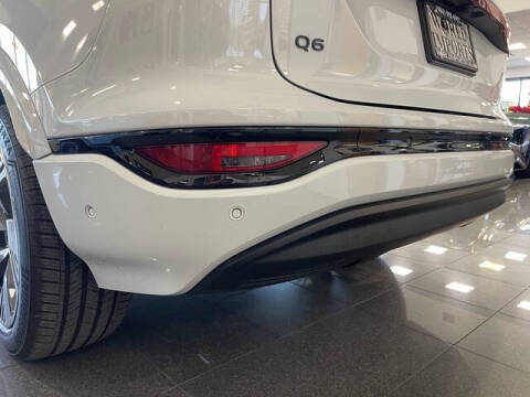 2025 Audi Q6 e-tron quattro Premium Plus