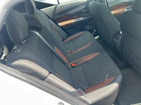 2021 Nissan Kicks SR