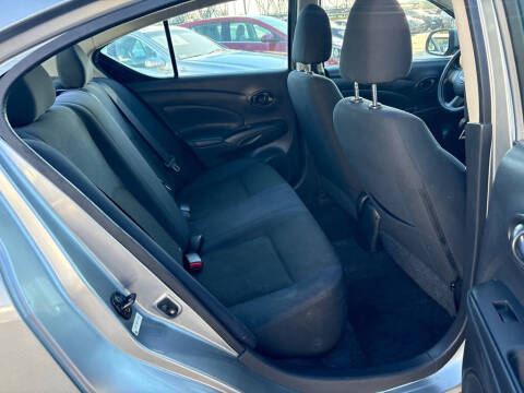 2012 Nissan Versa 1.6 SV