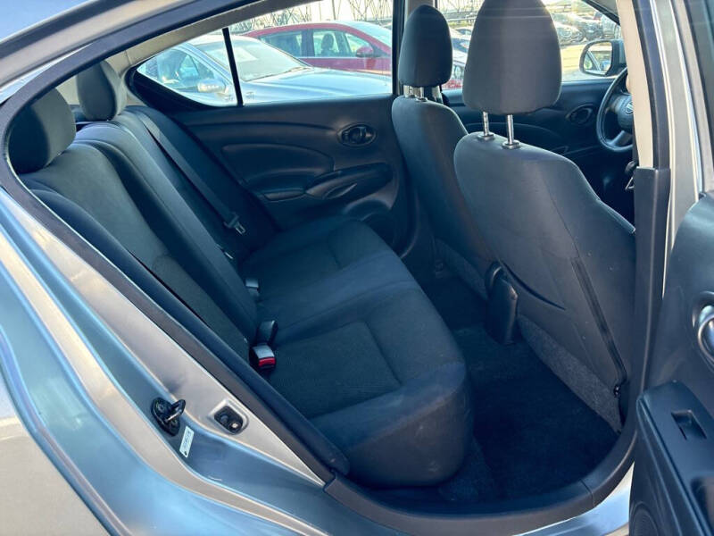 2012 Nissan Versa 1.6 SV