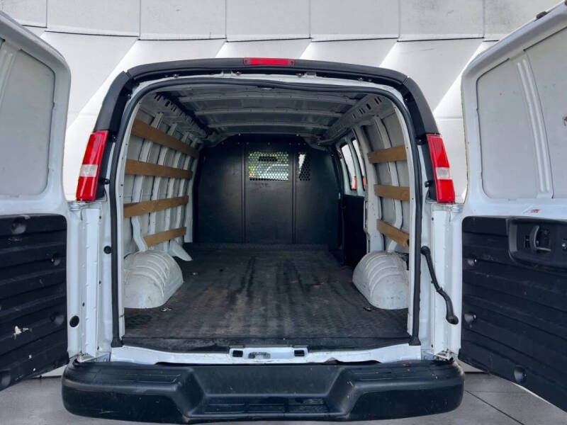 2021 GMC Savana 2500