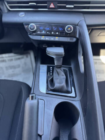 2023 Hyundai Elantra SEL