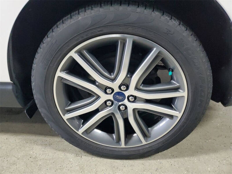 2019 Ford Edge Titanium