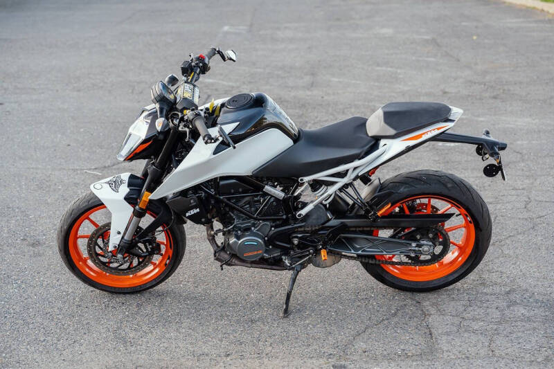 2021 KTM 200 Duke