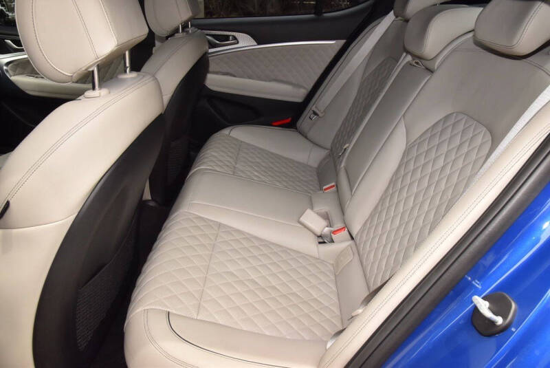 2023 Genesis G70