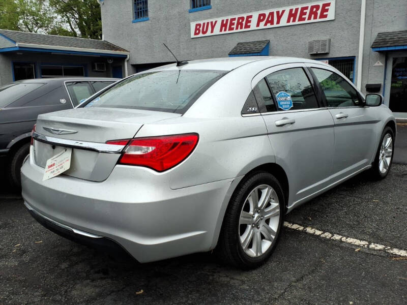 2012 Chrysler 200 LX