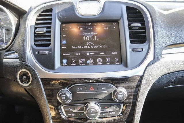 2016 Chrysler 300 Limited