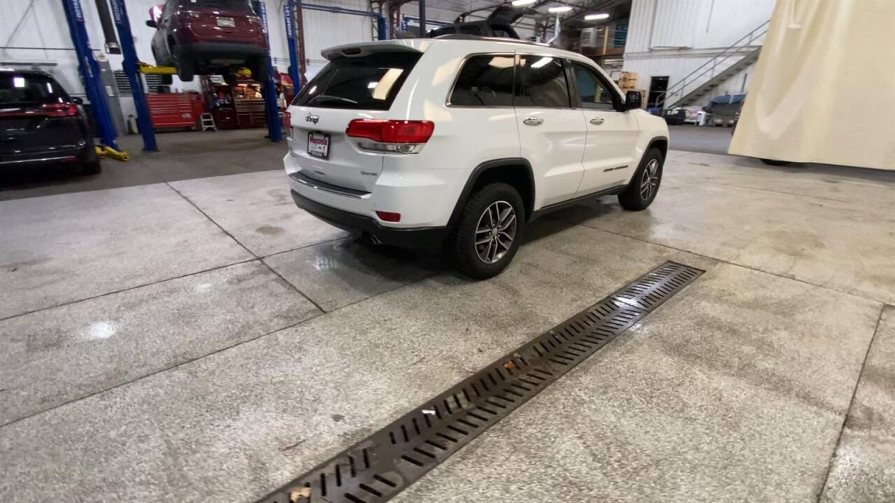 2018 Jeep Grand Cherokee for sale at Victoria Auto Sales in Victoria, MN