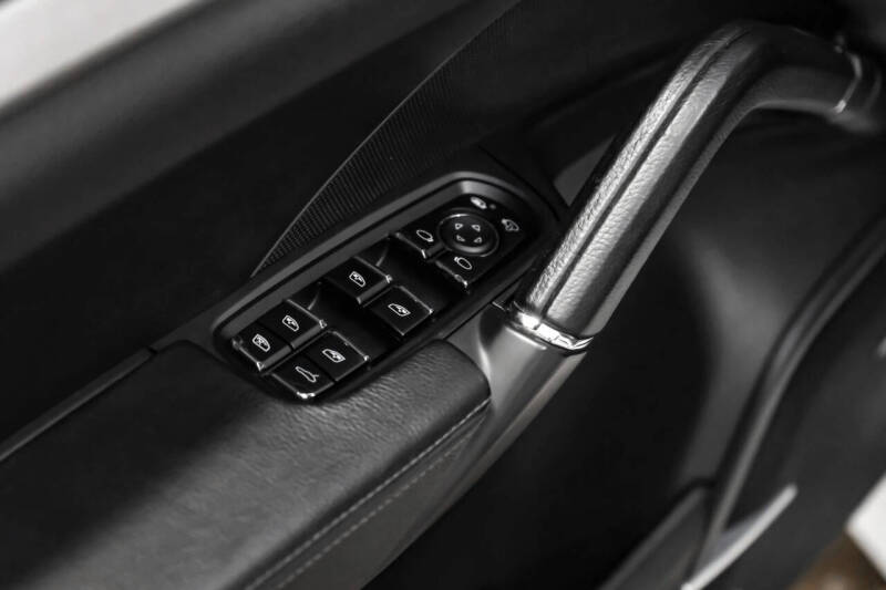 2014 Porsche Cayenne GTS