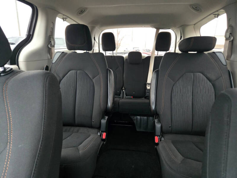 2017 Chrysler Pacifica LX