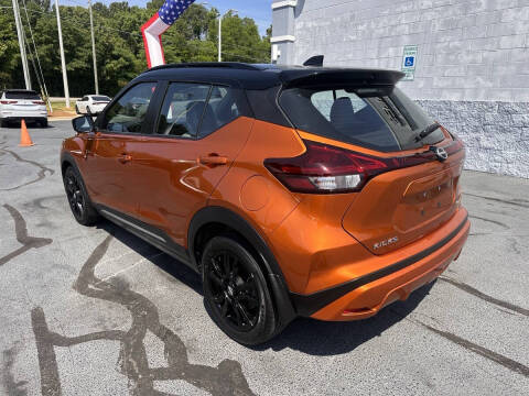 2023 Nissan Kicks SR