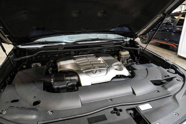 2018 Lexus LX 570 Three-Row