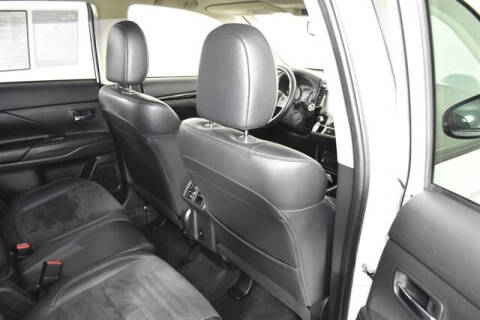 2020 Mitsubishi Outlander SE