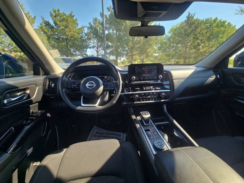 2022 Nissan Pathfinder S