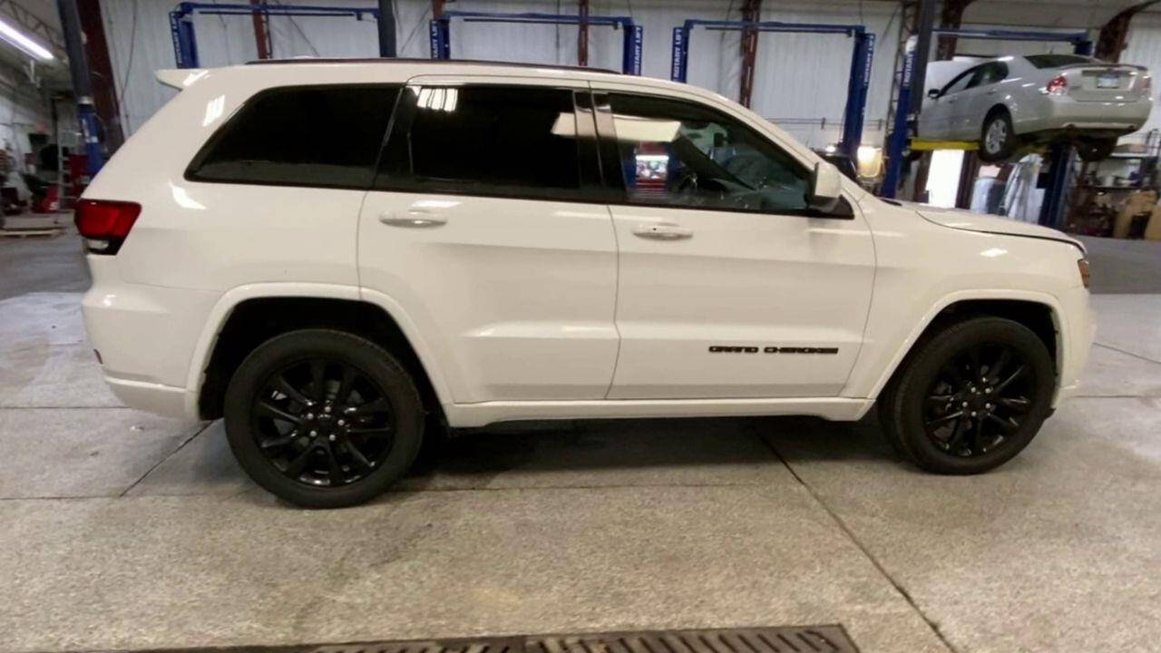 2020 Jeep Grand Cherokee for sale at Victoria Auto Sales in Victoria, MN