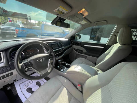 2019 Toyota Highlander LE