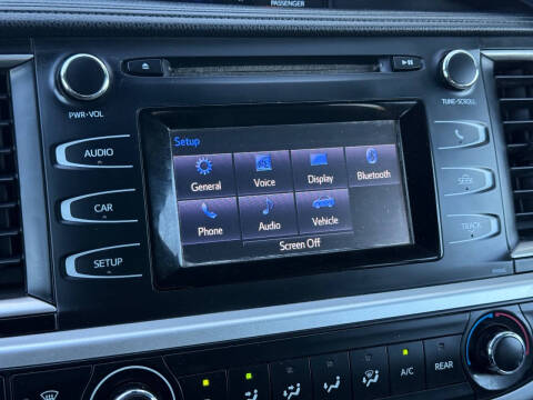 2018 Toyota Highlander LE