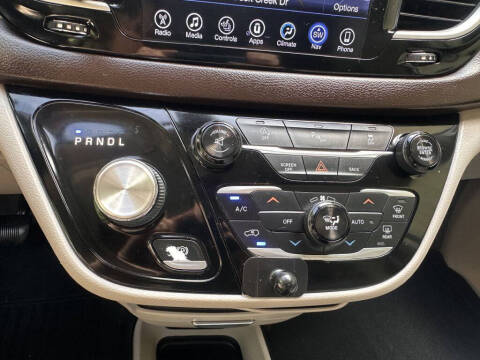 2017 Chrysler Pacifica Touring-L