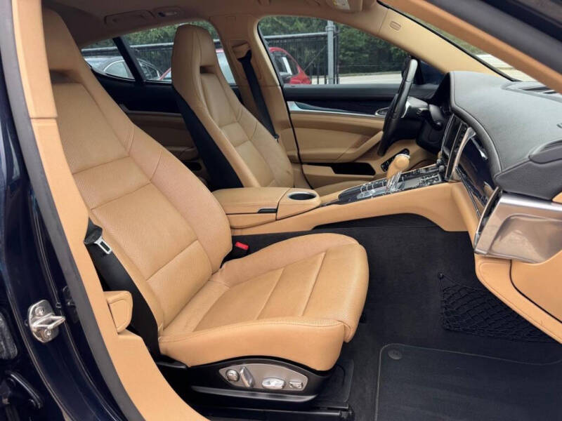 2016 Porsche Panamera