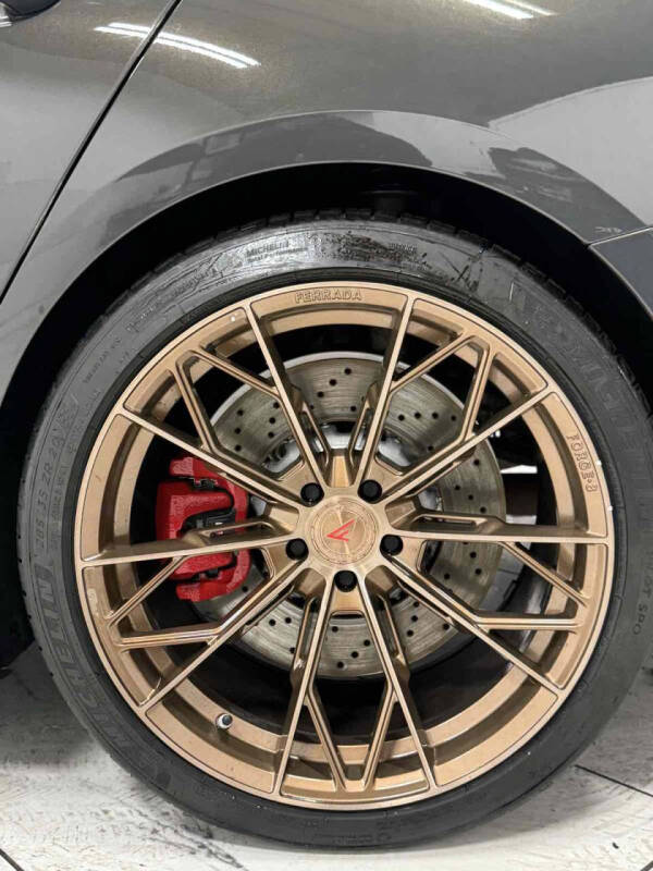 2022 BMW M8 Competition