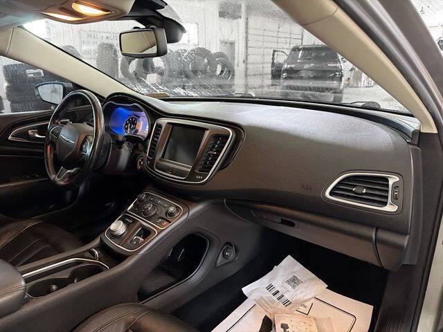 2015 Chrysler 200 C