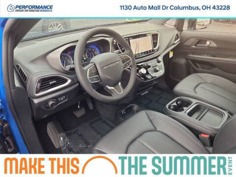 2027 Chrysler Pacifica Select