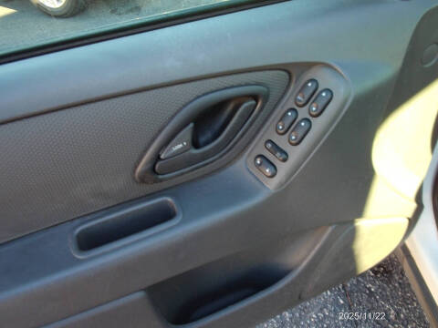 2005 Ford Escape XLS