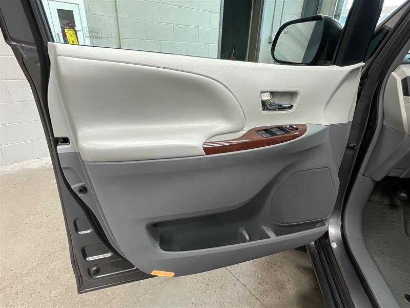 2014 Toyota Sienna