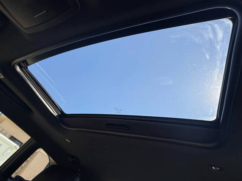 2017 Dodge Challenger 392 HEMI Scat Pack Shaker