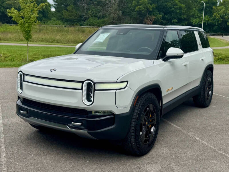 2023 Rivian R1S Adventure