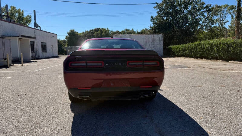 2018 Dodge Challenger SXT Plus