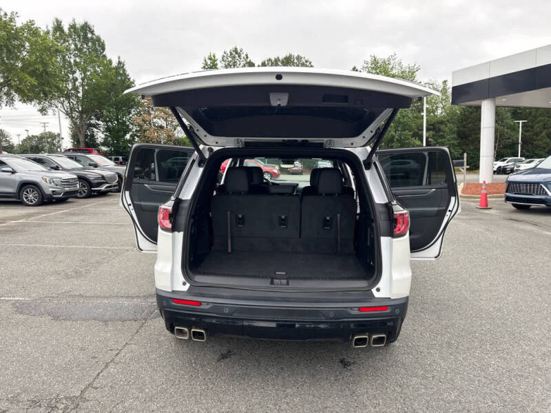 2024 GMC Acadia AT4