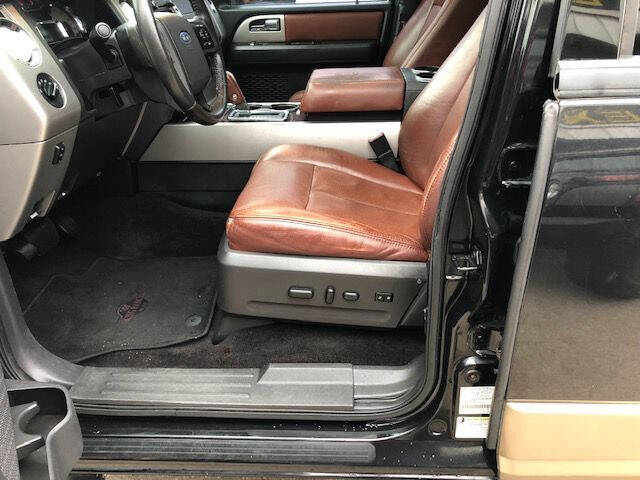 2013 Ford Expedition EL for sale at Extreme Auto Plaza in Des Moines, IA