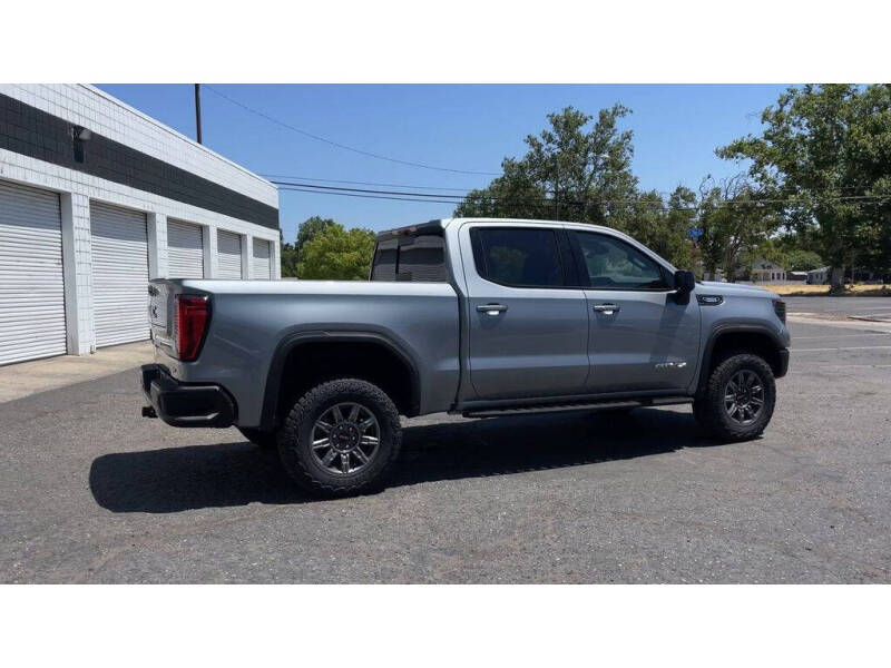 2025 GMC Sierra 1500 AT4X
