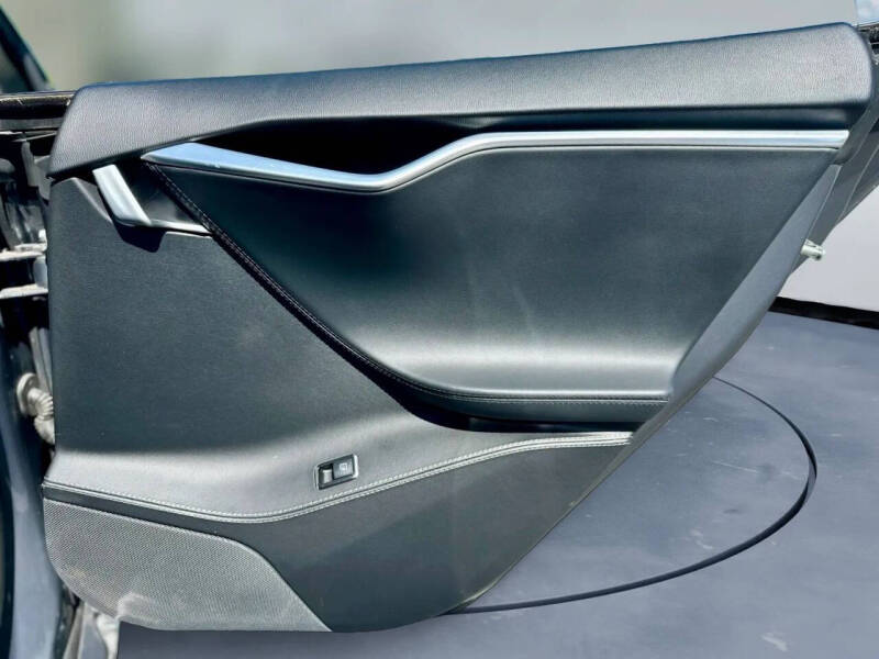 2014 Tesla Model S