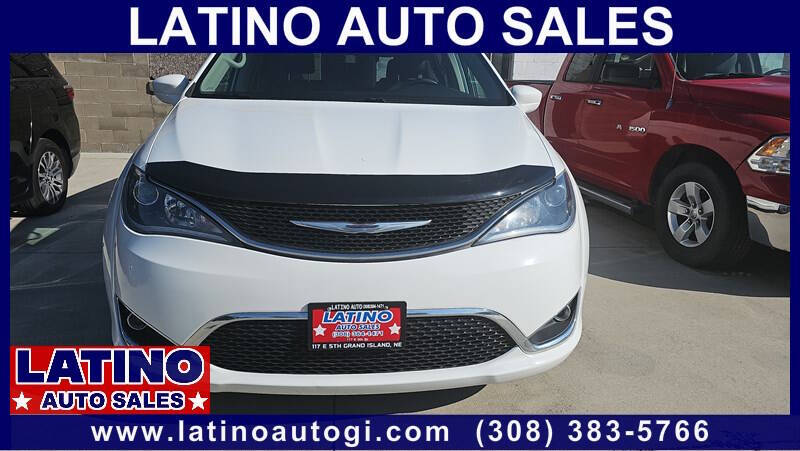 2017 Chrysler Pacifica Touring-L