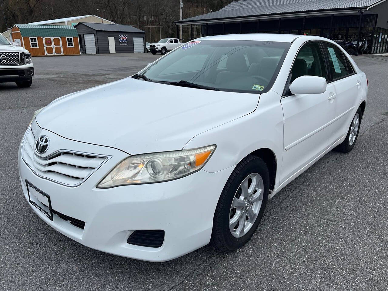 2011 Toyota Camry for sale at Auto Energy in Lebanon, VA