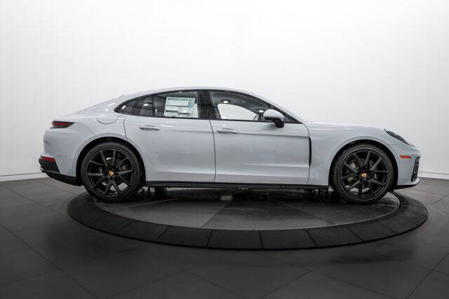 2026 Porsche Panamera 4