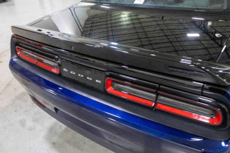 2017 Dodge Challenger 392 HEMI Scat Pack Shaker