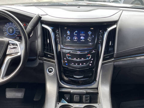 2018 Cadillac Escalade Platinum