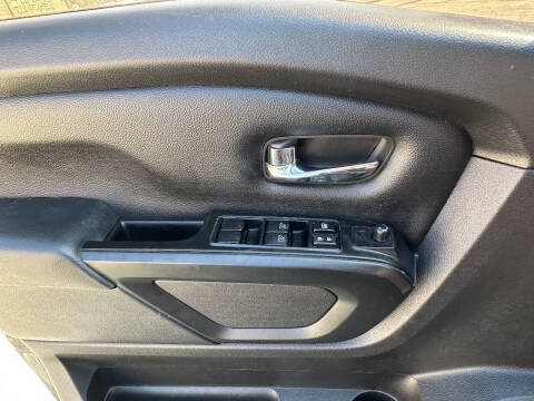 2018 Nissan Titan SV