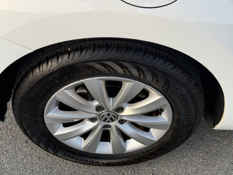 2014 Volkswagen Beetle 1.8T Entry PZEV